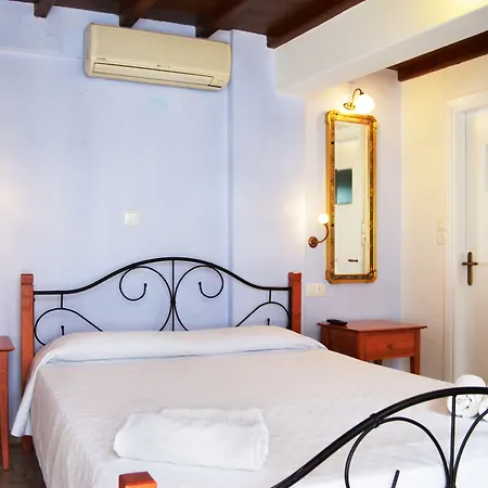 Aparthotel Pinelopi 3*