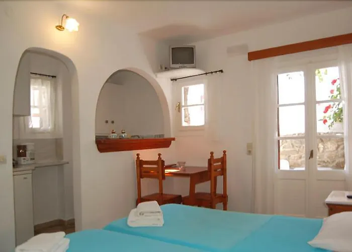 Pinelopi Aparthotel 3*