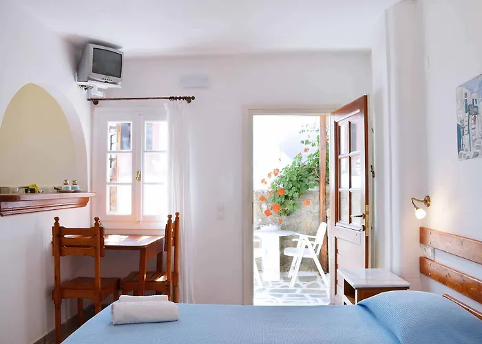 Aparthotel Pinelopi 3*